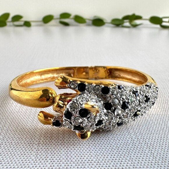 Vintage Leopard Head Bracelet, Hinged Gold Tone Bangle, Figural Cat Jewelry, Red - Picture 1 of 12